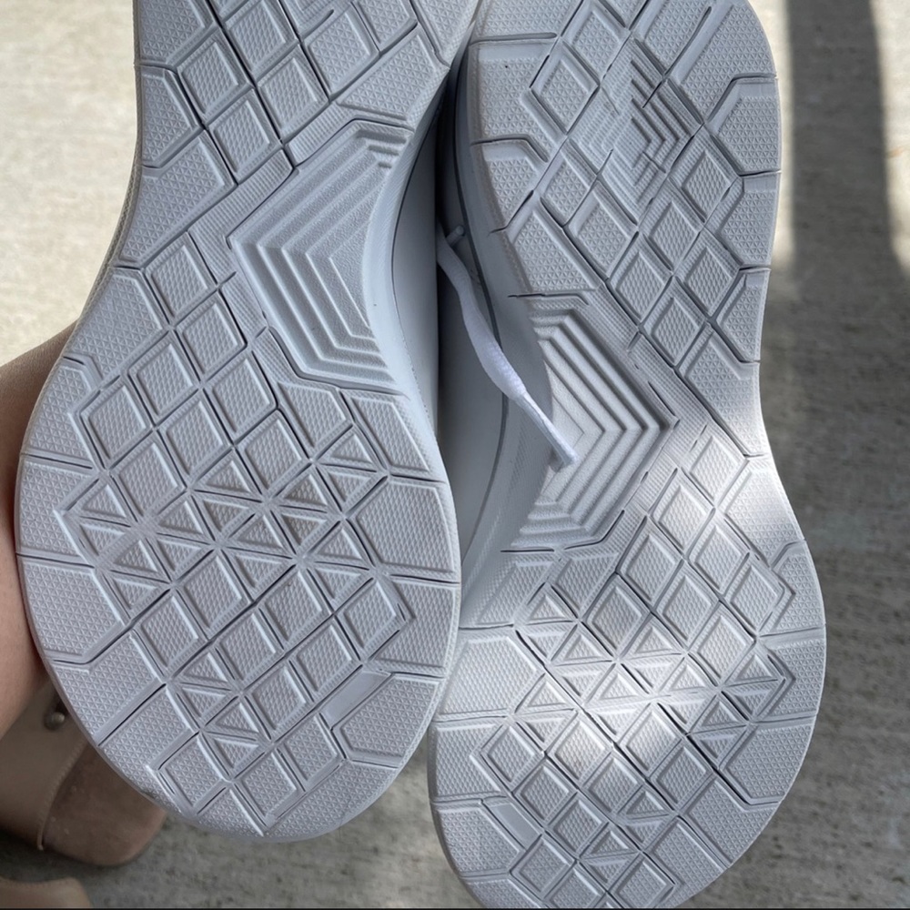 Shoe - Picture 3 of 5